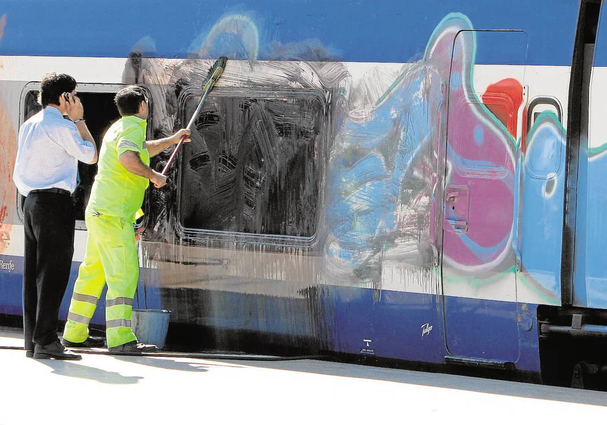 Grafitis En Trenes | El Vandalismo Con Grafitis En Los Trenes De Renfe ...